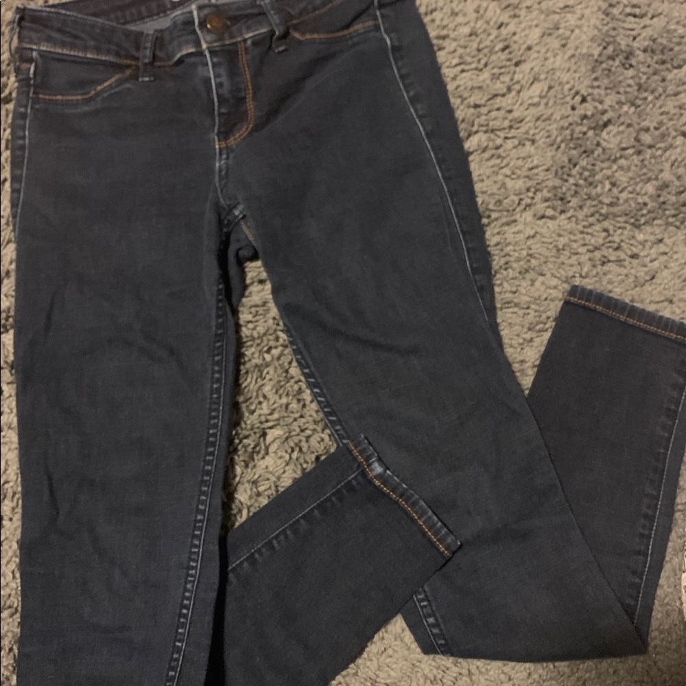 Hollister low rise, blue wash, skinny jeans.